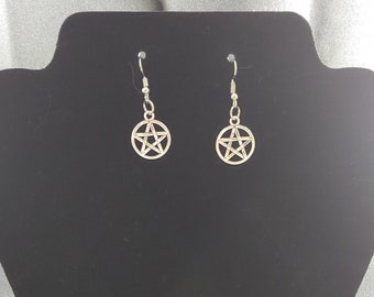 Silver Pentagram Earrings, Pentacle Earrings, Wicca jewelry, Silver Pentacle