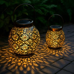 Hängande solcellslampor i metall för trädgården | LED-solcellslykta i järn för utomhusdekoration | Hängande lampa för uteplats | Vattentät trädgårdsdekoration