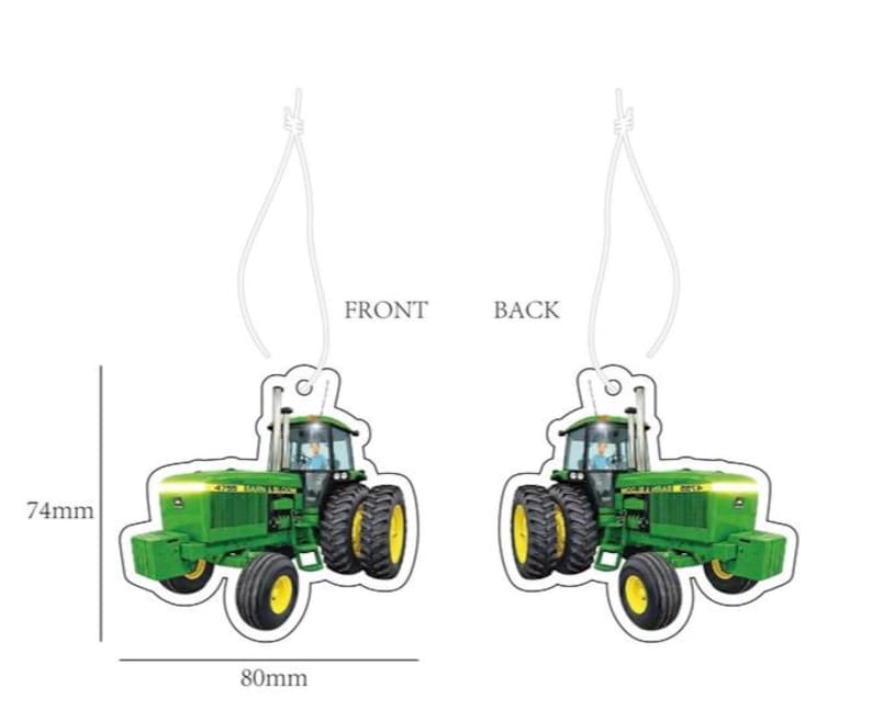 Puede incluir: Adorno de tractor verde con ruedas amarillas, que mide 7,4 cm de alto y 8 cm de ancho. Se ven la parte delantera y trasera del adorno, con las palabras "FRONT" y "BACK" encima de cada tractor. El tractor tiene el texto "4250 JOHN DEERE" en el lateral.