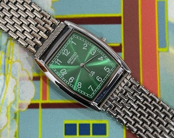 Vintage Seiko slank quartz tankhorloge, groene wijzerplaat, Japanse makelij, roestvrijstalen armband