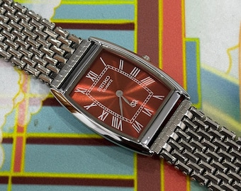 Vintage Seiko tankhorloge – rode wijzerplaat, slanke rechthoek, Japanse makelij