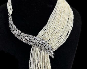 Conjunto de collar de perlas para novia: broche de diamantes de imitación, joyería nupcial india con pendientes.