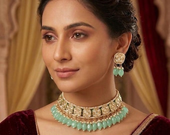 Mintgrönt brudchoker med örhängen, traditionellt Kundan pärlchokerhalsband