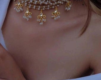 Conjunto de collar de perlas largas hecho a mano: joyería nupcial india