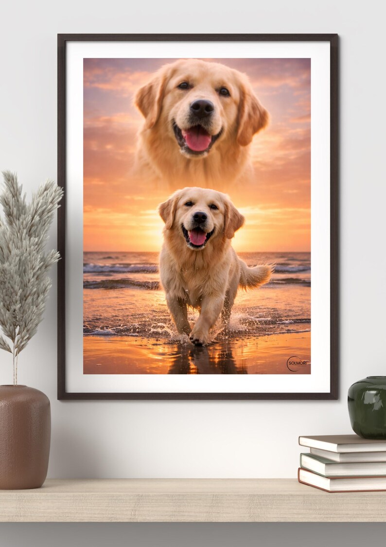 K&ouml;nnte beinhalten: Gerahmter Druck mit zwei Golden Retrievern. Einer ist eine Nahaufnahme des Gesichts des Hundes, der andere zeigt den Hund, der bei Sonnenuntergang im Meer rennt. Das Bild hat warme Orange- und Goldt&ouml;ne und erzeugt eine friedliche und fr&ouml;hliche Szene.