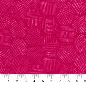 Könnte beinhalten: Pinkfarbener Stoff mit einem weißen geometrischen Muster aus überlappenden Linien und Quadraten.