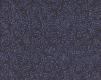 Punto aborigen en medianoche de la colección de febrero de 2025 de Kaffe Fassett Collective, de FreeSpirit Fabrics