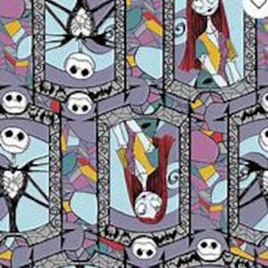 Op de afbeelding: Een herhalend patroon met personages uit The Nightmare Before Christmas. Het ontwerp bevat Jack Skellington en Sally in sierlijke, gotische frames. Het kleurenpalet is voornamelijk paars, blauw en geel, met zwarte accenten.