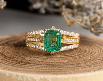 Emerald Cut Green Ring • Minimalist Gold Band • Dainty Diamond Engagement Ring • Elegant Everyday Jewelry • Charming Gift For Her