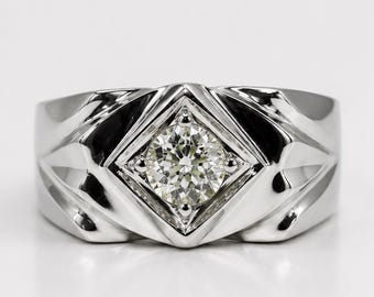 Anello da uomo classico con sigillo di diamanti • Tonalità argento lucido • Fascia vistosa e di carattere • Design elegante e minimalista • Regalo per lui