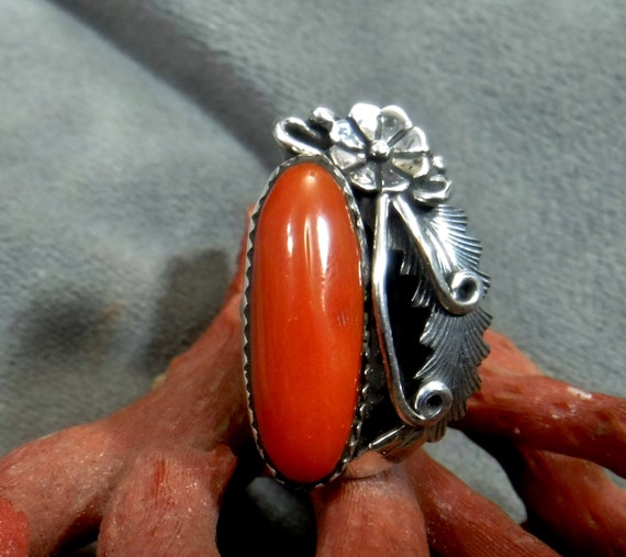 Phenomenal Vintage Native American Navajo Coral Sterling Silver Ring Phenomenal Vintage Native American Navajo Coral Sterling Silver Ring