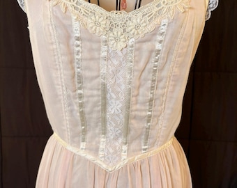 Vintage Gunne Sax Romantic Prairie Dress | Ivory Lace Cottagecore Maxi | XS–S