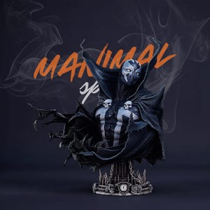 Pode incluir: Busto detalhado de um personagem de banda desenhada, com uma capa escura e uma máscara. A figura tem um esquema de cores branco e preto com detalhes de caveira. O texto "MAXIMAL" está escrito em laranja acima da figura.