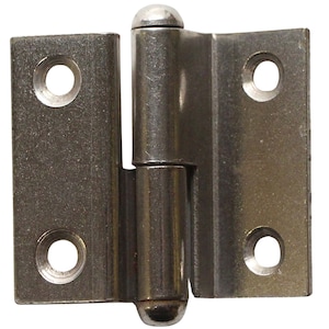 Puede incluir: Una bisagra de metal plateado con dos placas rectangulares y un barril redondo en el centro. La bisagra tiene dos agujeros en cada placa para tornillos.