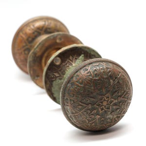 アンティーク イェール＆タウン クラシック ブロンズ ゴシック ドアノブ