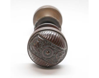 Juego de perillas de entrada de estilo renacentista italiano de bronce antiguo