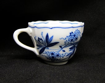 Petite tasse à thé Hutschen Reuther oignon bleu vintage