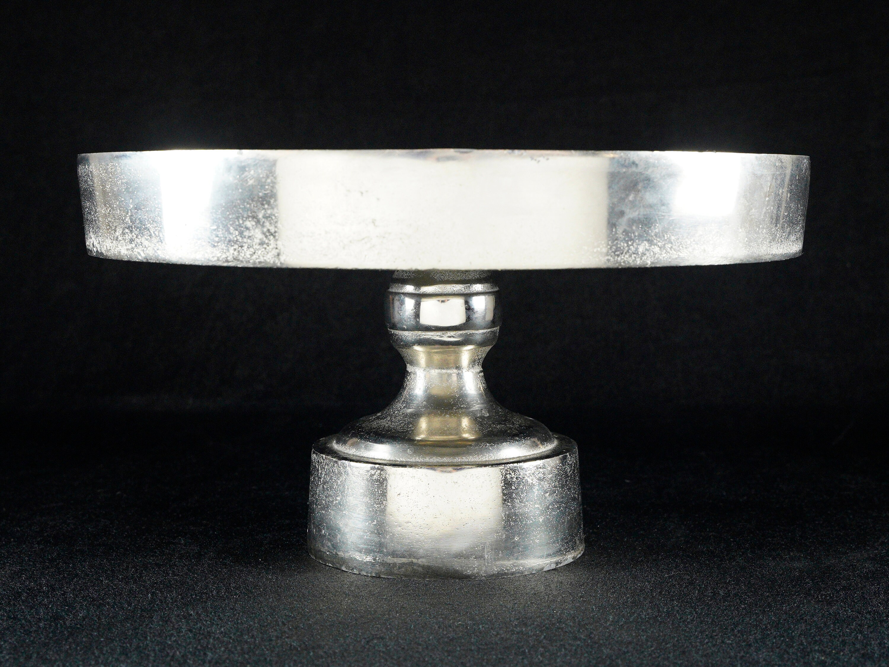 Waldorf Astoria 15 in. Aluminum Pedestal Platter