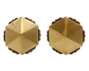 Par de pomos hexagonales festoneados de latón vintage de 2,25 pulgadas para cajones de armarios.