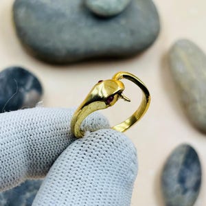 Gold Snake Head Ring, Red Stone Eyes Serpent Ring, Minimalist Wrap Snake Band, Adjustable Animal Ring, Vintage Style Gold Jewelry