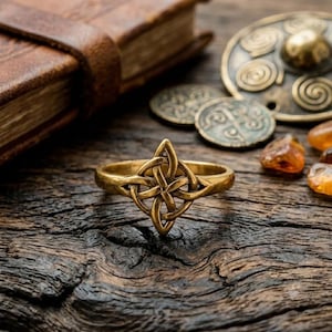 Gold Celtic Knot Ring, Trinity Knot Ring, Celtic Jewelry, Irish Knot Band, Vintage Gold Ring, Celtic Love Ring, Gift for Her