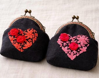 Hand Embroidered Linen Coin Purse – Floral Heart Brass Kisslock Wallet