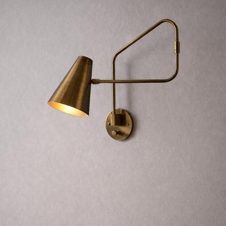 Aplique de pared de latón de mediados de siglo / Lámpara de pared con brazo oscilante ajustable / Iluminación moderna de estilo vintage imagen 1
