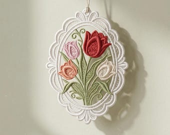 Diseño de bordado de marco de encaje de tulipán real: adorno victoriano, decoración primaveral (archivo digital)