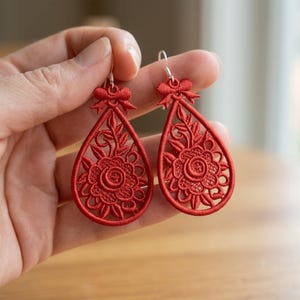 Stickmuster für Ohrringe mit roter Rosenspitze – Digitaler Download | FSL Floral Jewelry | 4x4-Ohrringgröße