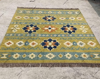 Handwoven Kilim Rug / Green and Yellow Wool Jute Area Rug / Southwestern Tribal Dhurrie / Geometric Flatweave Rug for Living Room Boho Decor
