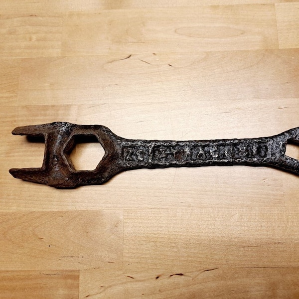 Vintage Syracuse Plow Wrench, Antique Rustic Farm Tool, Tractor Spanner, Industrial Garage Decor