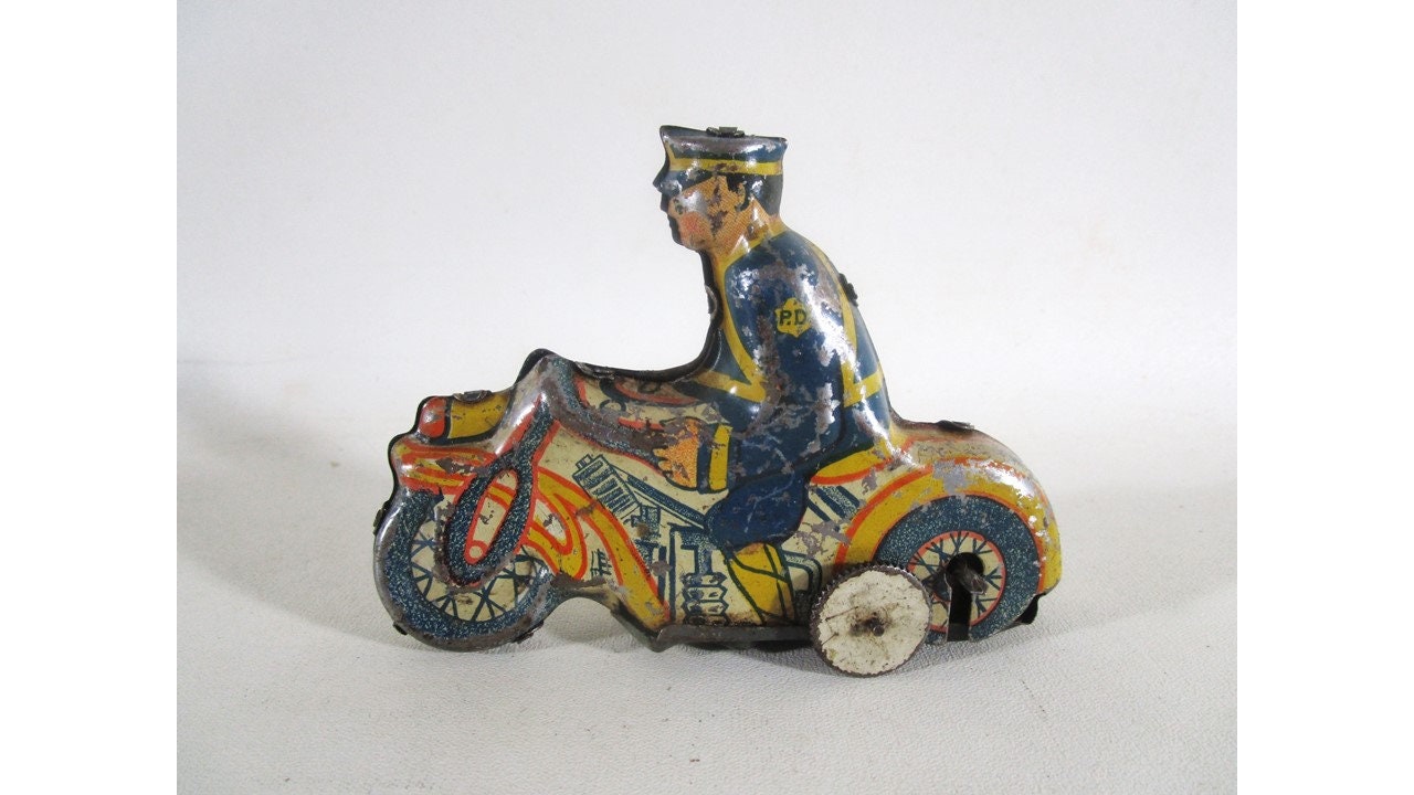 Vintage Mechanical Wind-up Policeman Riding Motorcycle Tin Toy Kids Gift 