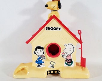 Snoopy Sno Cone Machine, Vintage Peanuts 1960's Toy, Charlie Brown Cartoon Comics Dog