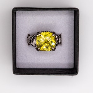 Premier Designs Yellow Crystal Cocktail Ring Cushion Cut Statement Ring Silver Tone Size 5.5