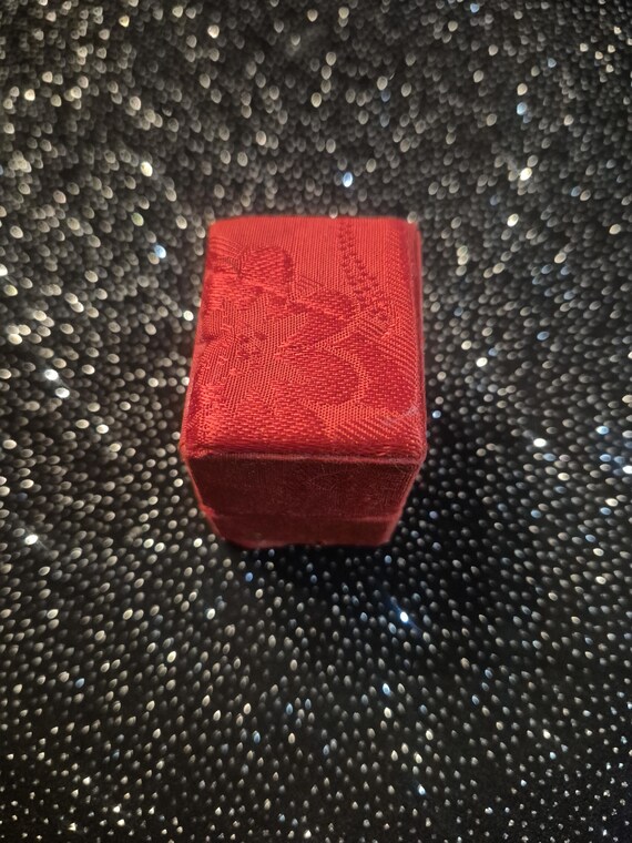 Waterfall cluster ring, characterized by multiple… - image 4