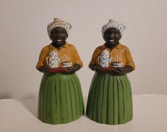 Vintage Americana F&F Mold Die Works Hard Plastic Woman Salt Pepper Shakers