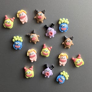 かわいいモンスターの冷蔵庫マグネット｜ポリマークレイマグネット｜かわいいキッチンデコレーション｜カラフルなマグネット｜家庭やオフィスへの楽しいギフト｜エイリアンフェイスマグネット