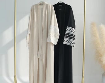 刺繍入りの控えめなオープンカーディガンアバヤ - 伝統的なイスラム女性服