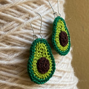 Pendientes de aguacate, aguacate crochet, pendientes verdes, mexicano, regalos para ella, pendientes livianos