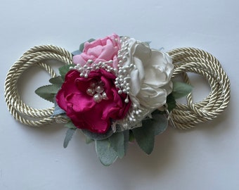 Hot Pink, Pink and Cream Lasso with Cross and Greenery