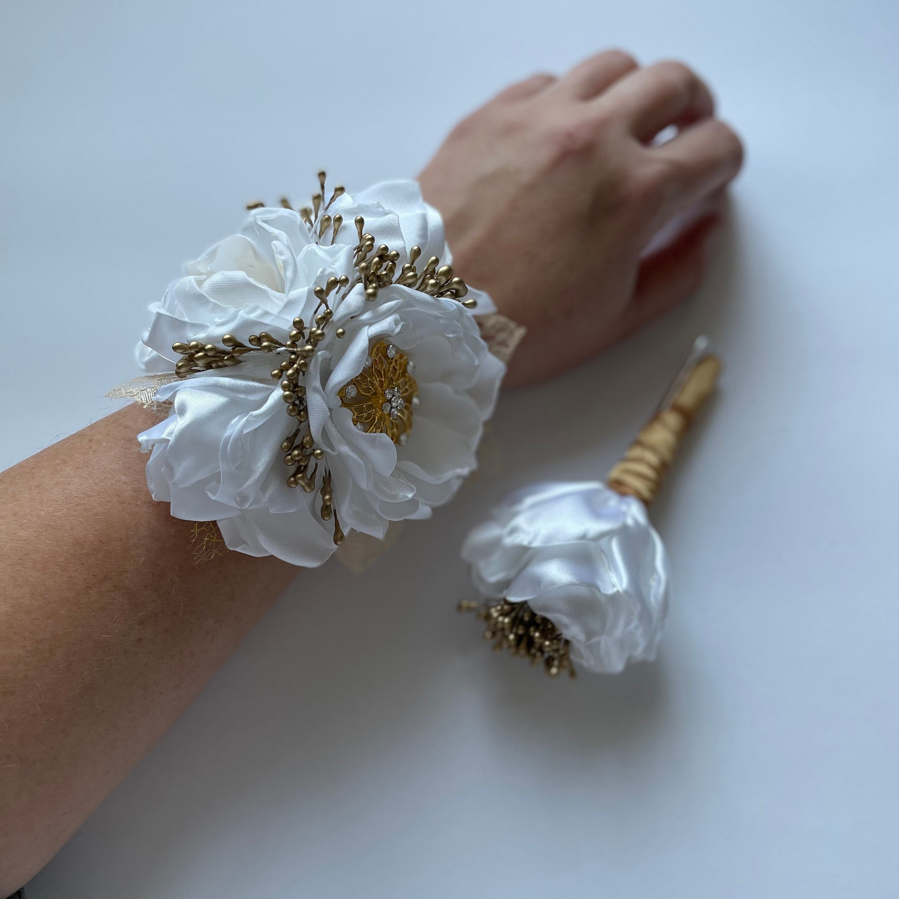 White and Gold Corsage or Boutonnire Set - White Flowers, Gold Flowers,  Fabric Flowers, Prom, Homecoming, Wedding Flowers, Wrist Corsage - Etsy  Canada