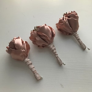 Rose Gold and Champagne and Gold Boutonnière - Mens Boutonniere, Bestman, Groomsmen, Groom, Grandpa, Wedding Officiant, Wedding Flowers