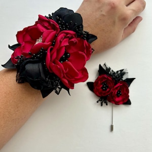Reiches Rot und Schwarz Corsage oder Boutonnière Set - rote und schwarze Blumen, Abschlussball, Heimkehr, Seidenblumen, Satinblumen, Blumenset, Hochzeit
