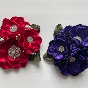 African Violet Pin Corsage - Choice of Color - Purple or Red, Greenery, Delta Sigma Theta, Fabric Flowers, Corsage Pin, Lapel Pin, Violets