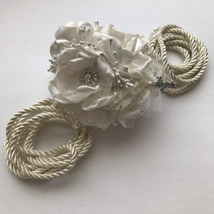 Solid Ivory Wedding Lasso with Cross