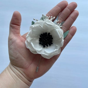 Anemone Boutonnière