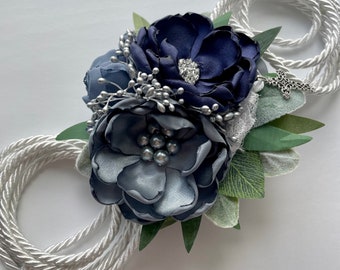 Shades of Blues Wedding Lasso