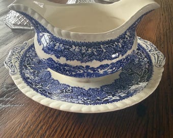 Vintage Mason’s Vista Blue Gravy Boat with Attached Underplate | English Ironstone Transferware