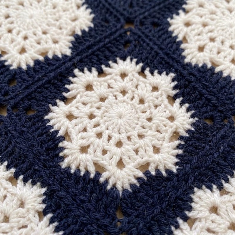 snowflake-pattern-blanket-etsy
