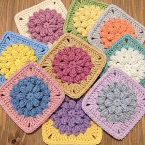 Patrón de ganchillo 3D para flor de palomitas de maíz estilo cuadrado de la abuela (descarga en PDF)